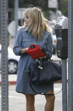 th_03086_Reese_Witherspoon_Out_for_Lunch_in_Brentwood_October_22_2012_058_122_1087lo.jpg
