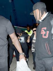 th_992600701_RihannaleavingJalouseNightclubinMayfairLondon9.7.2012_48_122_992lo.jpg